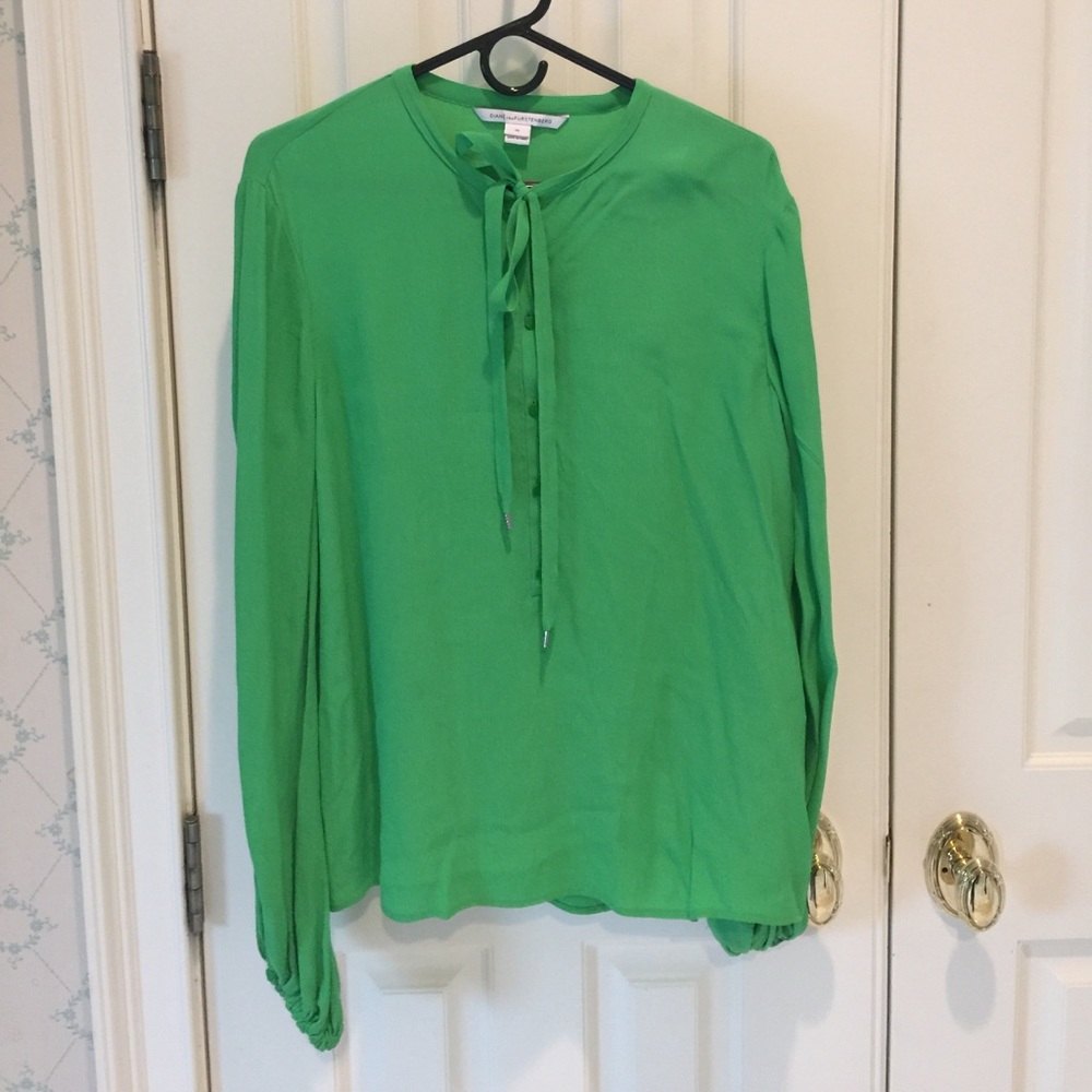 Beautiful shade of green Diane vonFurstenberg