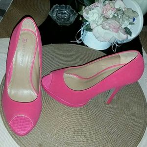 Just fab pink peep toe pumps. Size 7.