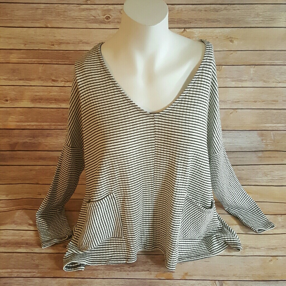 francesca's size small, black and white top