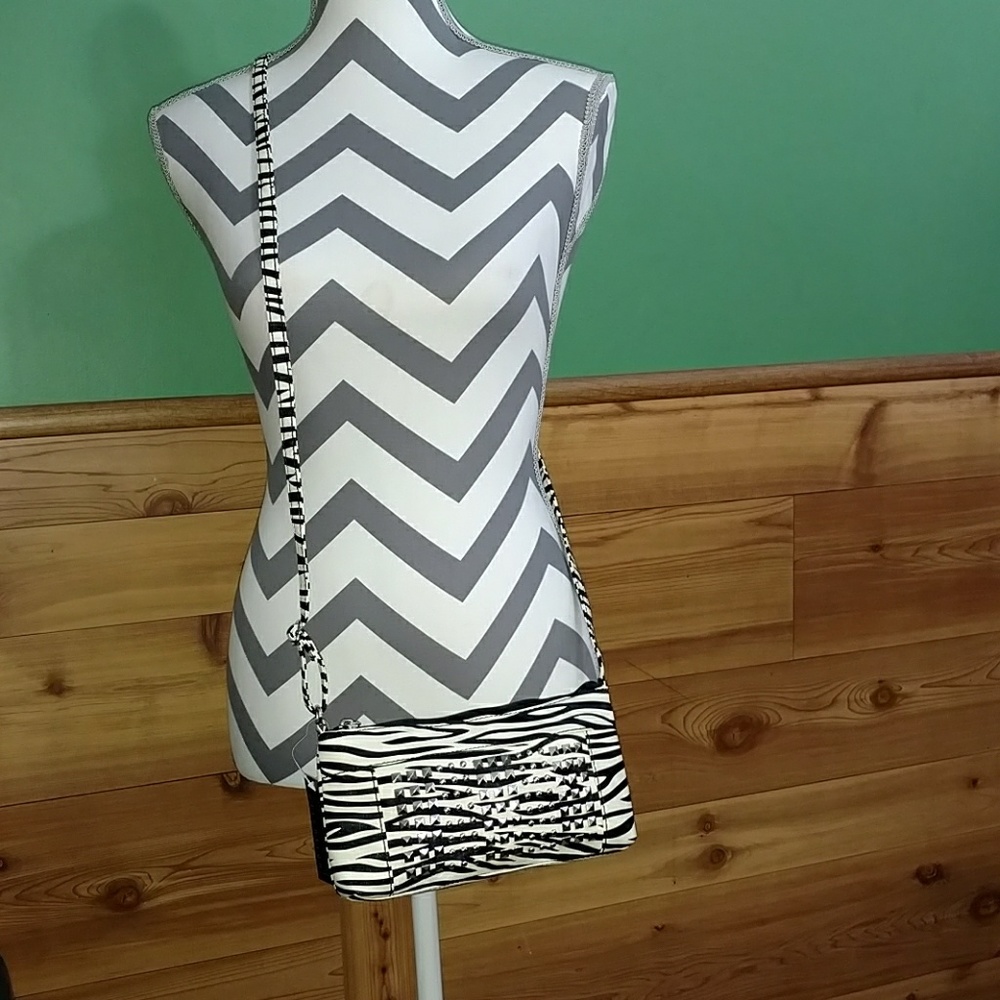 , Attention Handbag - Picture 4 of 4