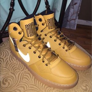 Nike Air Force 1 Mids ( Price is very negotiable)