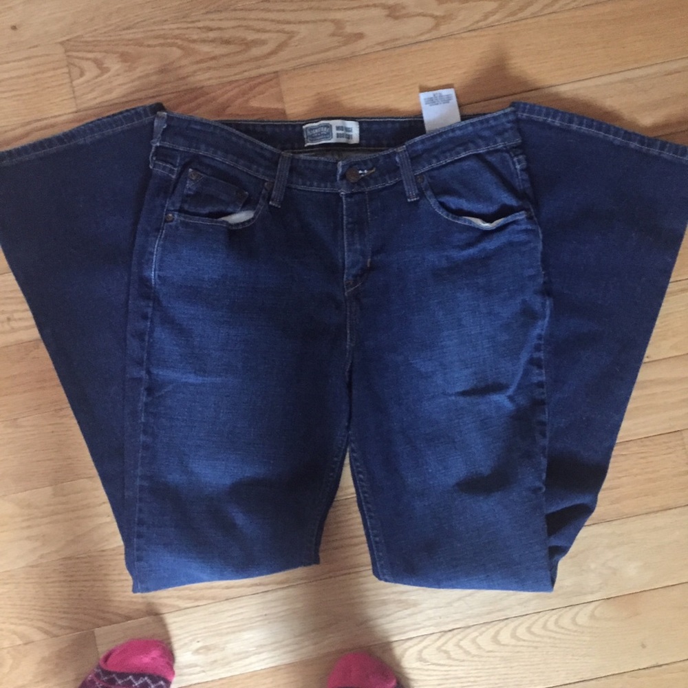 Levi jeans mid rise boot cut 👖👖