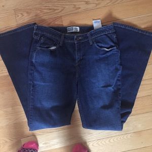 Levi jeans mid rise boot cut 👖👖