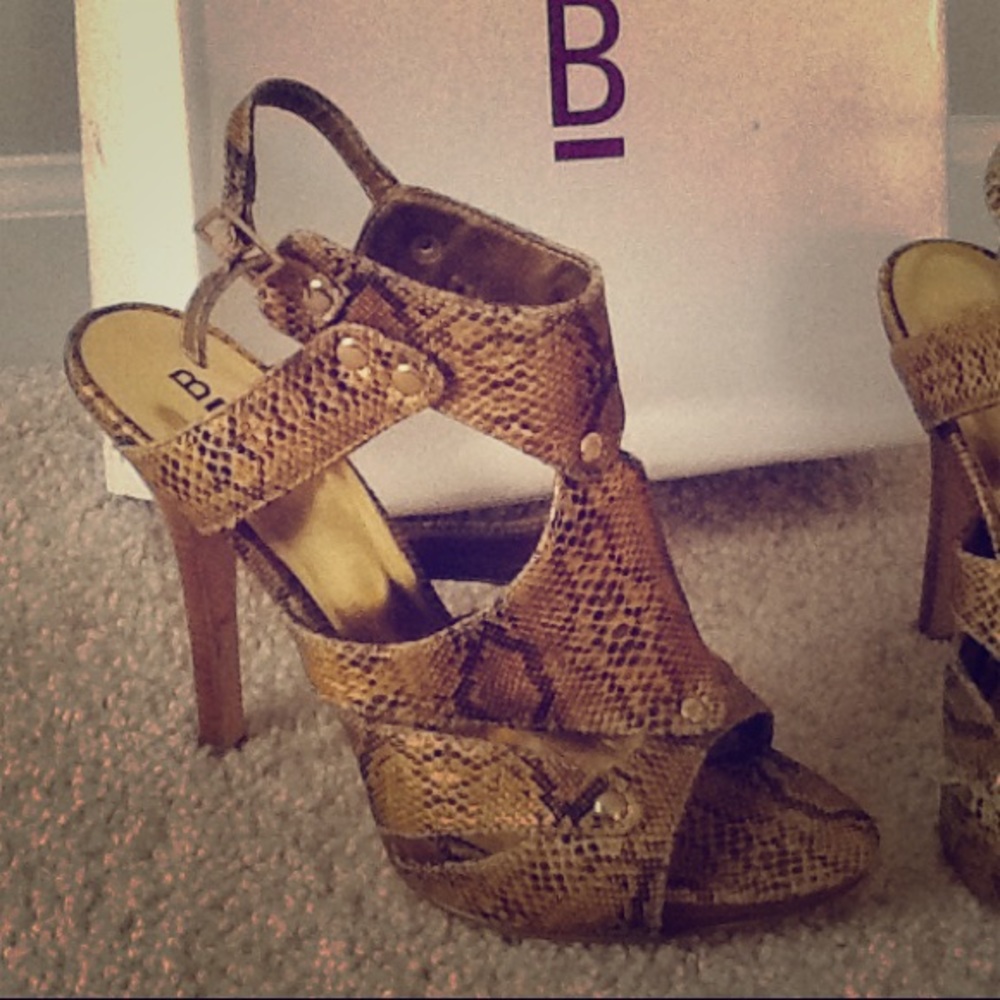 Price Reduction! Gold Gently Worn Gladiators