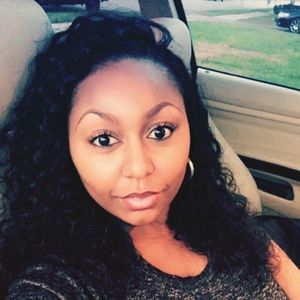 Meet your Posher, Simone