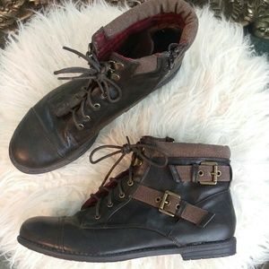 G by Guess combat boots size 9.5