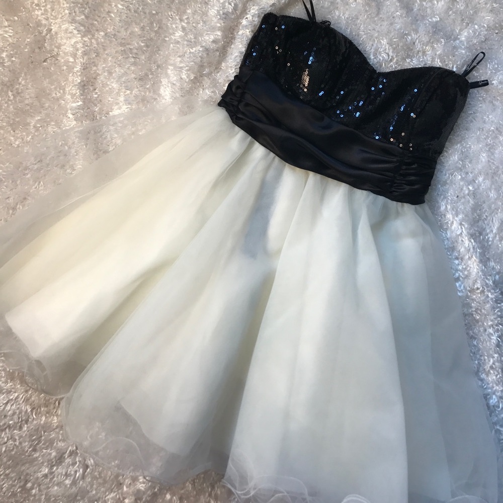 Juniors mini dress
