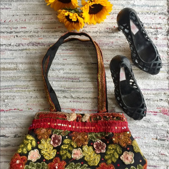 Sexy and classy black leather cross-cross heels - Picture 4 of 5