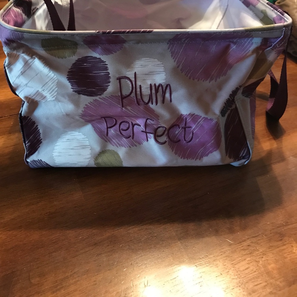 Square utility tote