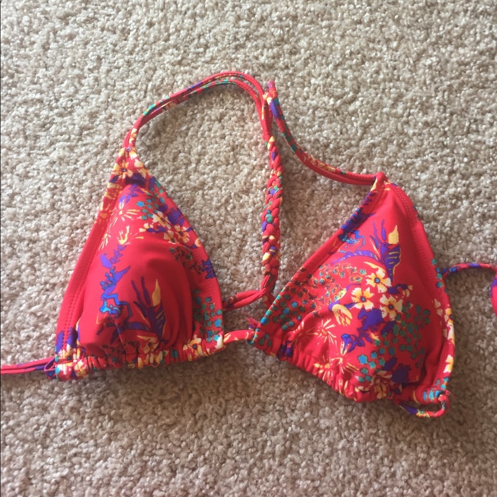 Red patterned bikini - Picture 2 of 7