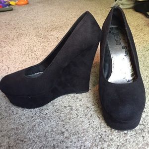 💃🏼Black suede wedge💃🏼