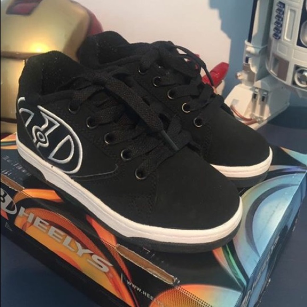 Youth black heelys