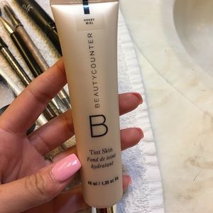 Beautycounter tint skin foundation color: honey