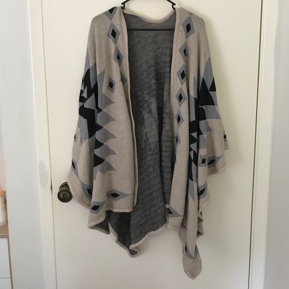 Boutique bought open tribal poncho one size ✨⚡️