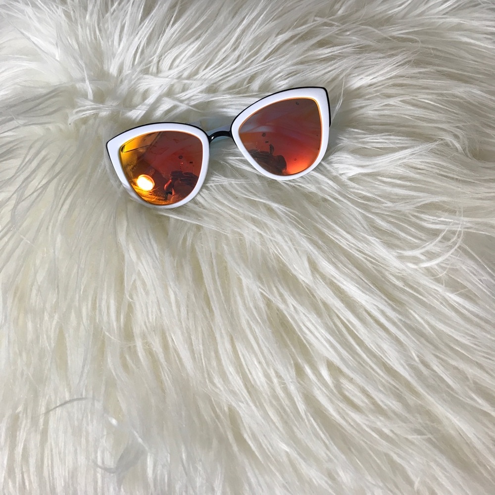 Mirrored Lens Cat Eye Sunglasses - Picture 2 of 2