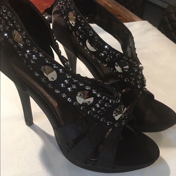 High heels - Picture 2 of 3