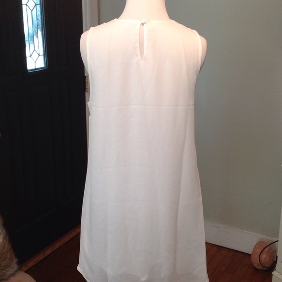 đź‘—Adorable White dressđź‘— - Picture 4 of 4