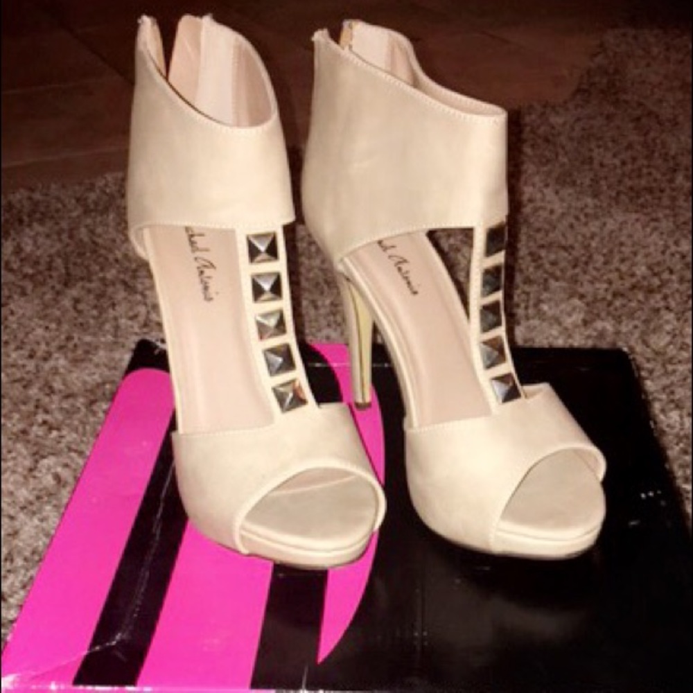 Tan Heels