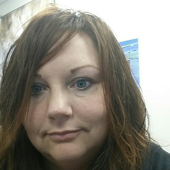 Meet your Posher, Lesley - Picture 1 of 1