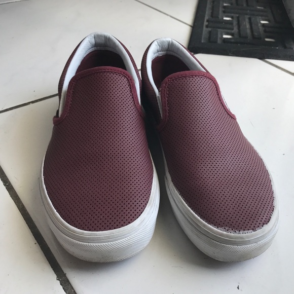 Burgundy van slip on - Picture 1 of 4