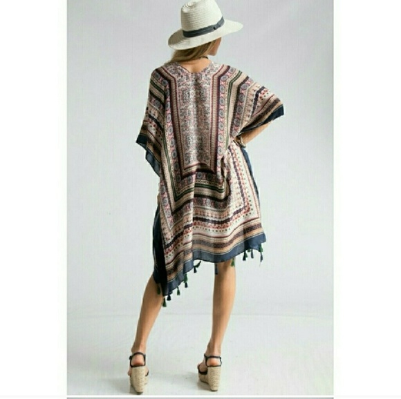 AZTEC SCARF PRINT SHRUGS w/ TASSEL TRIM - Picture 3 of 6