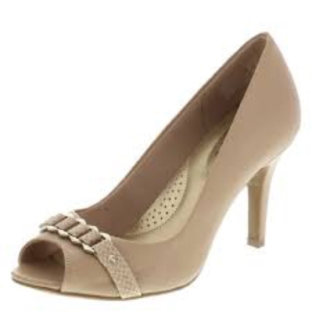 Nude/Tan heel