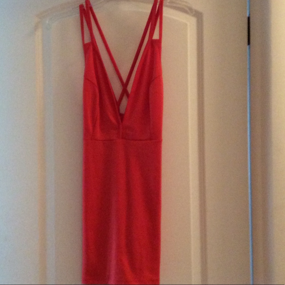 Gorgeous fitted dress-perfect for warm summer days