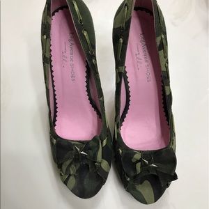 Camo Pumps