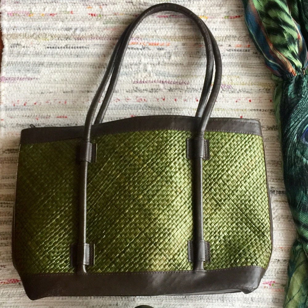 Summer bag; green straw and brown leather, zipper