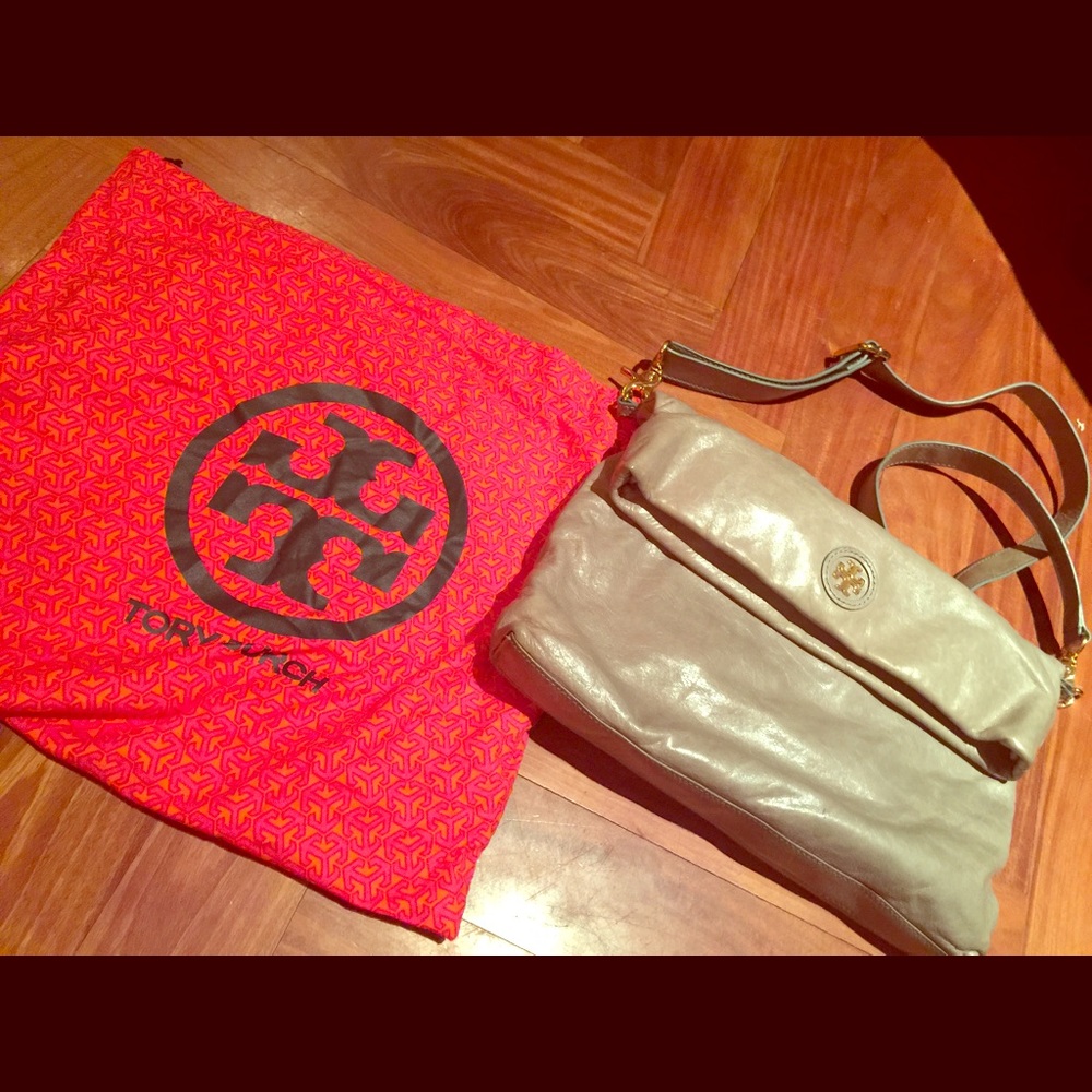 Tory Burch Foldover Messenger Crossbody!!!