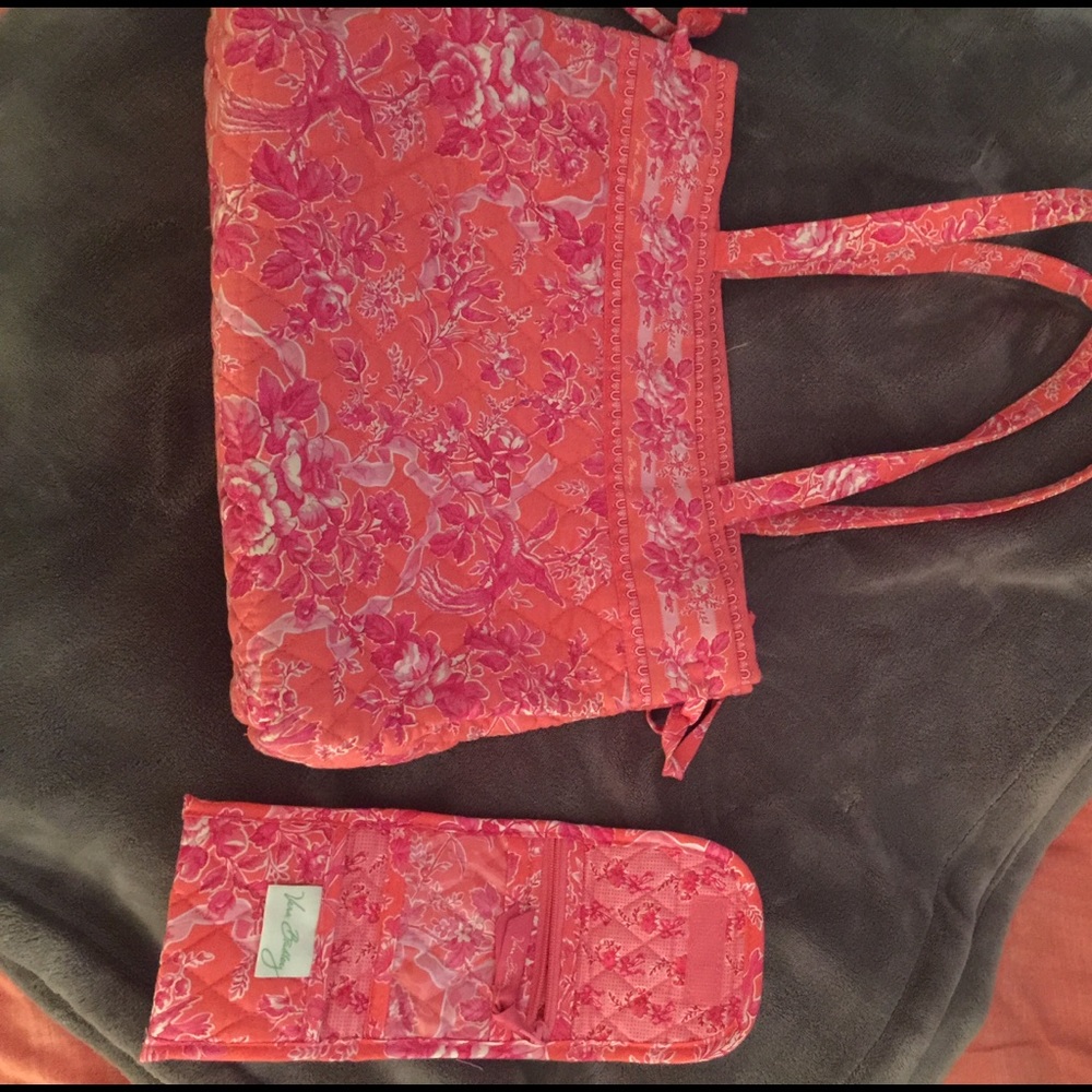 Vera Bradley excellent condition matching wallet