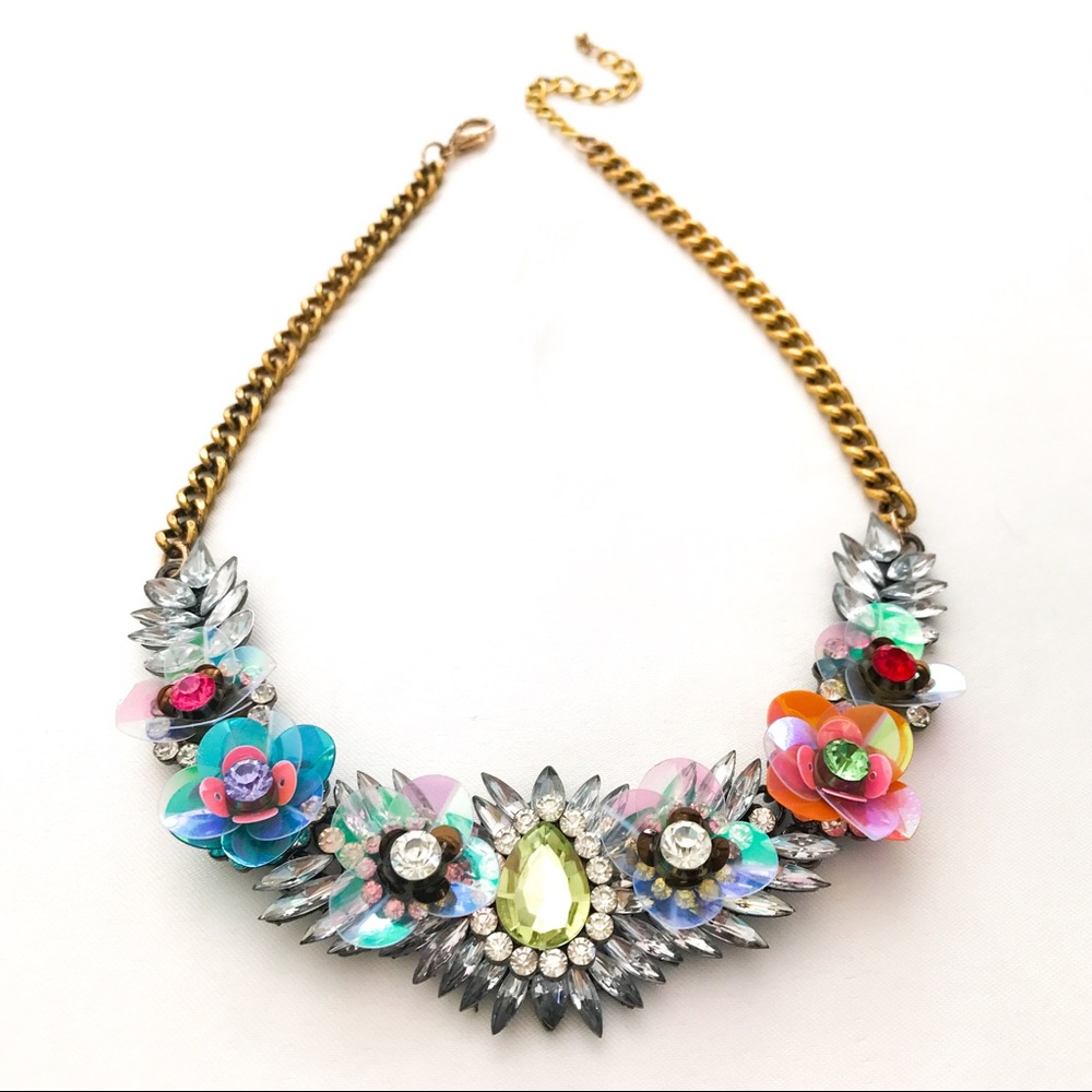 Alice's Chic Boutique necklace