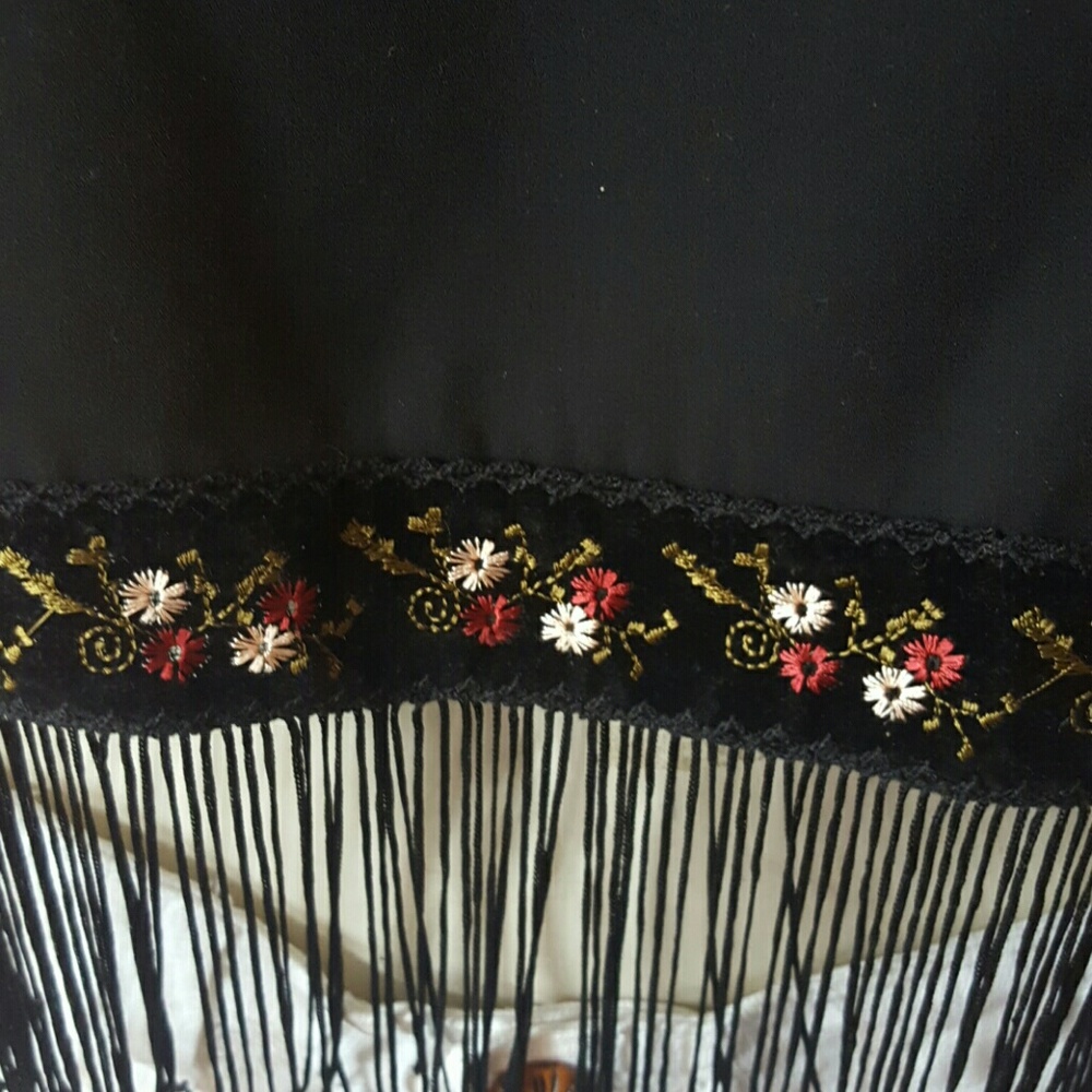 Boho crop top with fringe - Picture 2 of 4