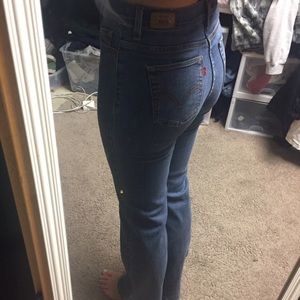 high waisted light wash levi denim jeans