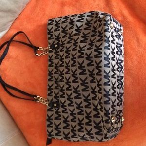 Michael Kors hand bag