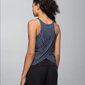 Lululemon top