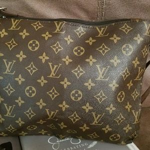 Brown leather crossbody.