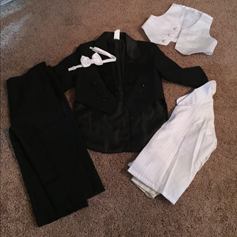 3T TUXEDO - ADORABLE!!!