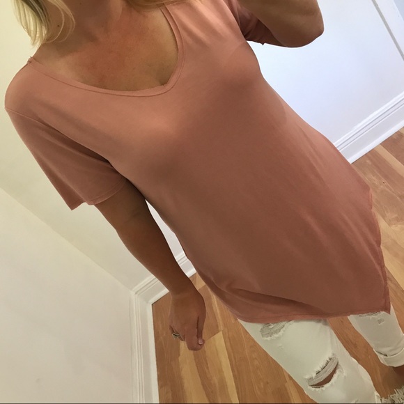 LAST - Mauve silky raw edge V neck top - Picture 3 of 5