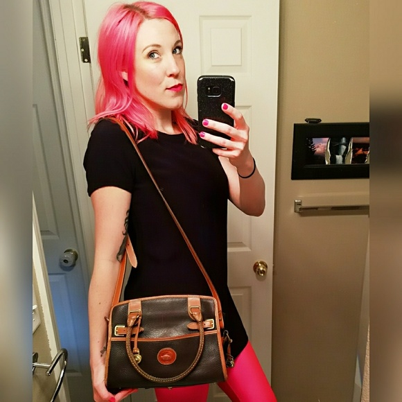 Dooney & Bourke Handbags - Amazing, VINTAGE, DOONEY & BOURKE crossbody!!