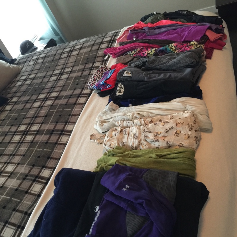 ❌SOLD❌ Woman's lot of clothes s/m