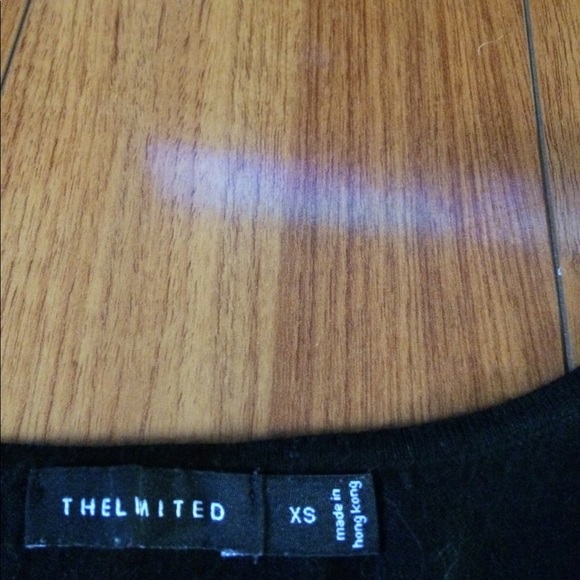 Top - Picture 2 of 2