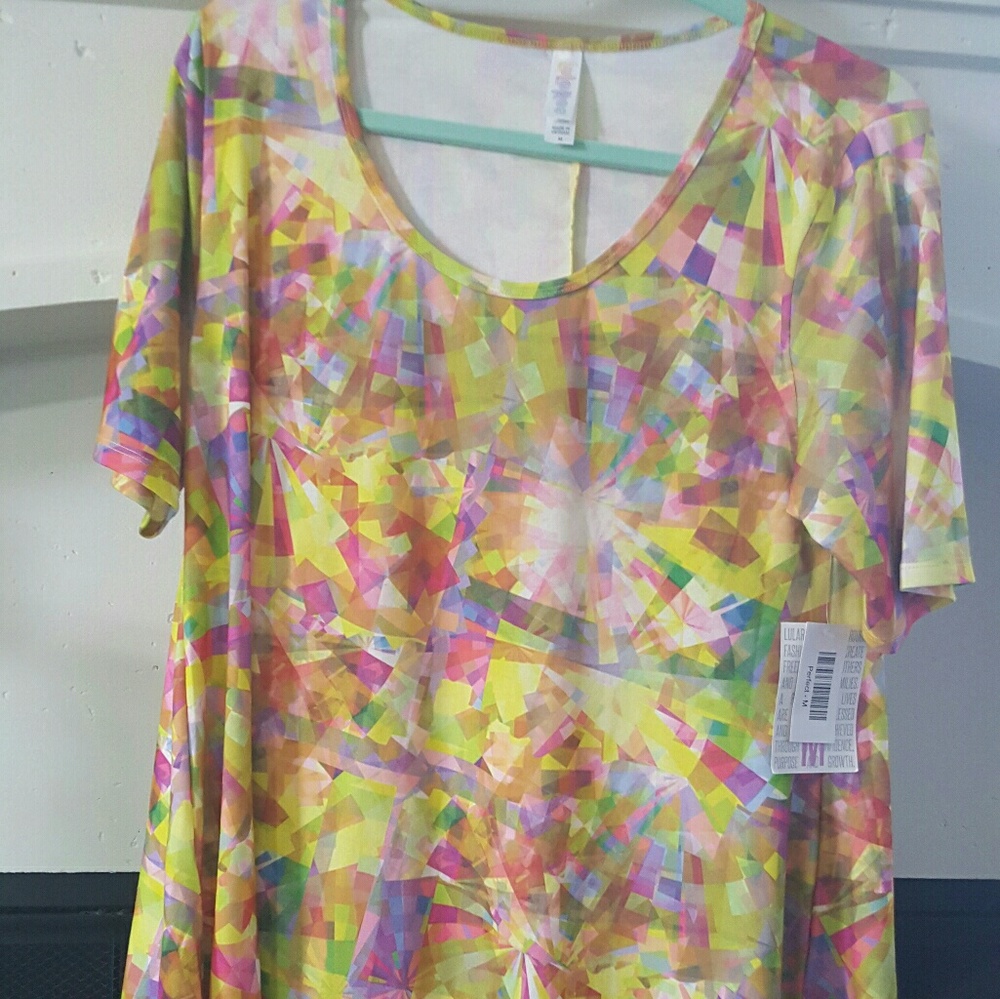 Lularoe Perfect Tee M