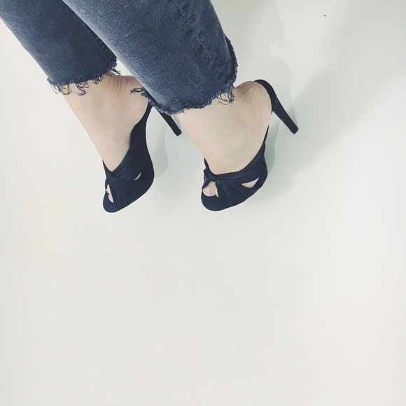 Final Sale Lesley Black Satin Bow Stiletto Mules - Picture 5 of 8