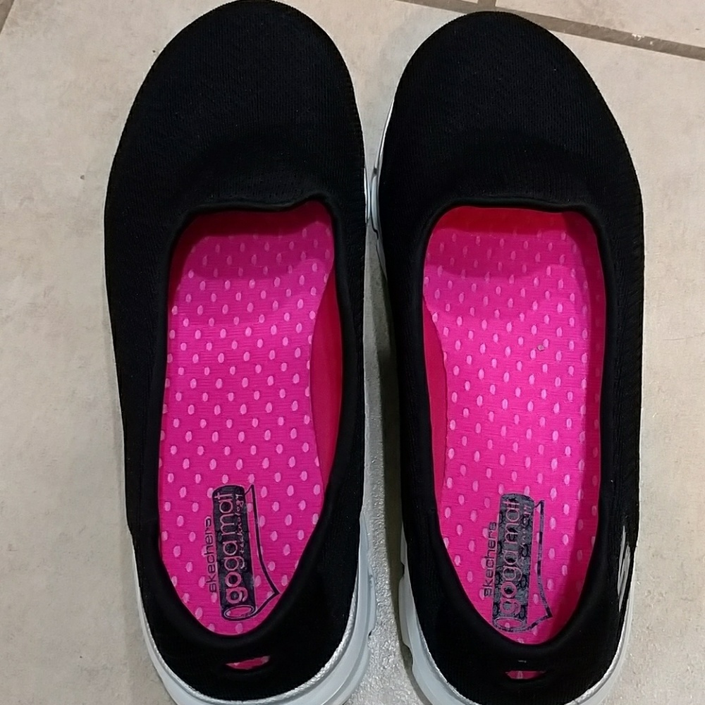 Skecher gogo mat size 8