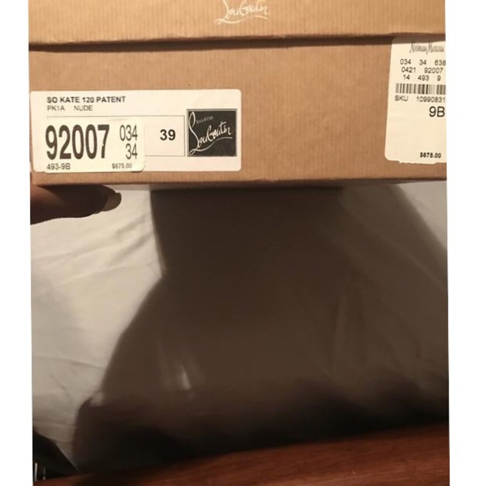 Christian Louboutin So Kate Heels - Picture 6 of 6