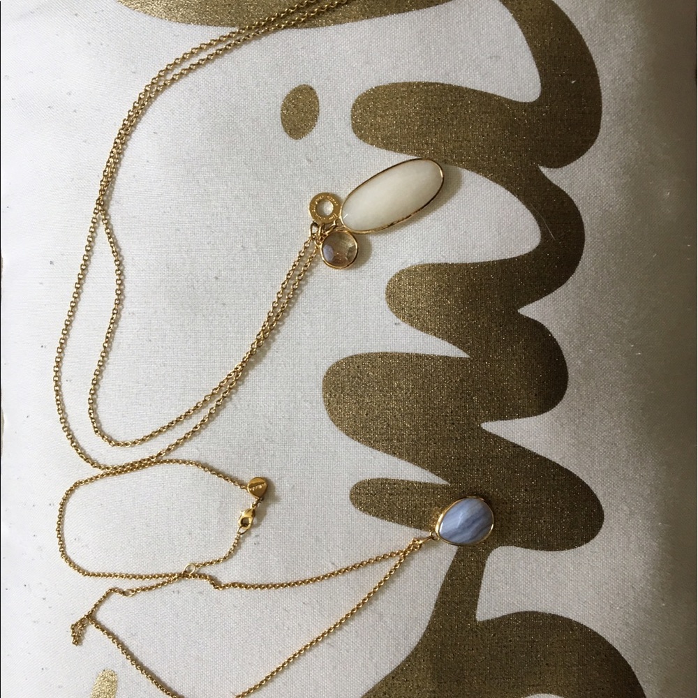 Stella & Dot Trinity Pendant in Gold