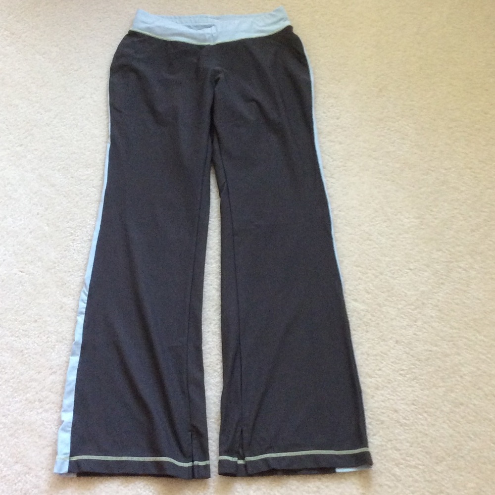 Girls  Nike Dri-Fit pants.  XL. Gray/Sky Blue.