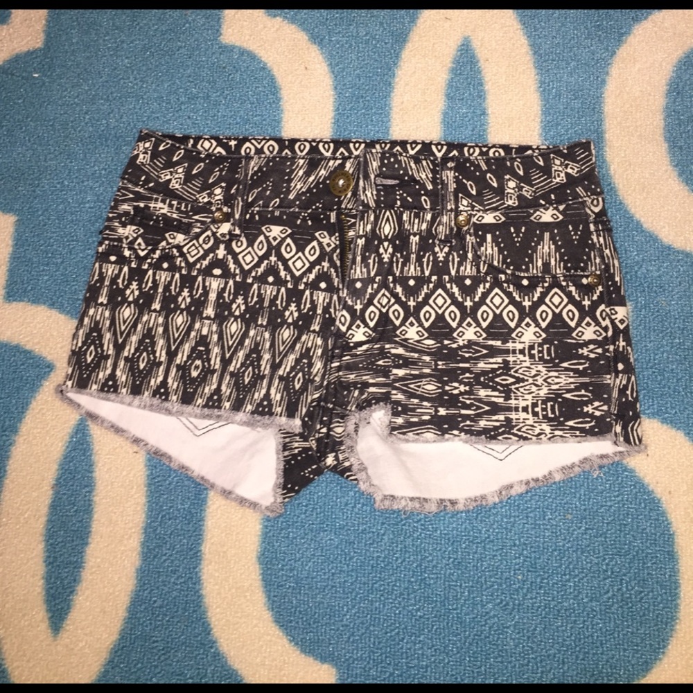 Bullhead Aztec shorts