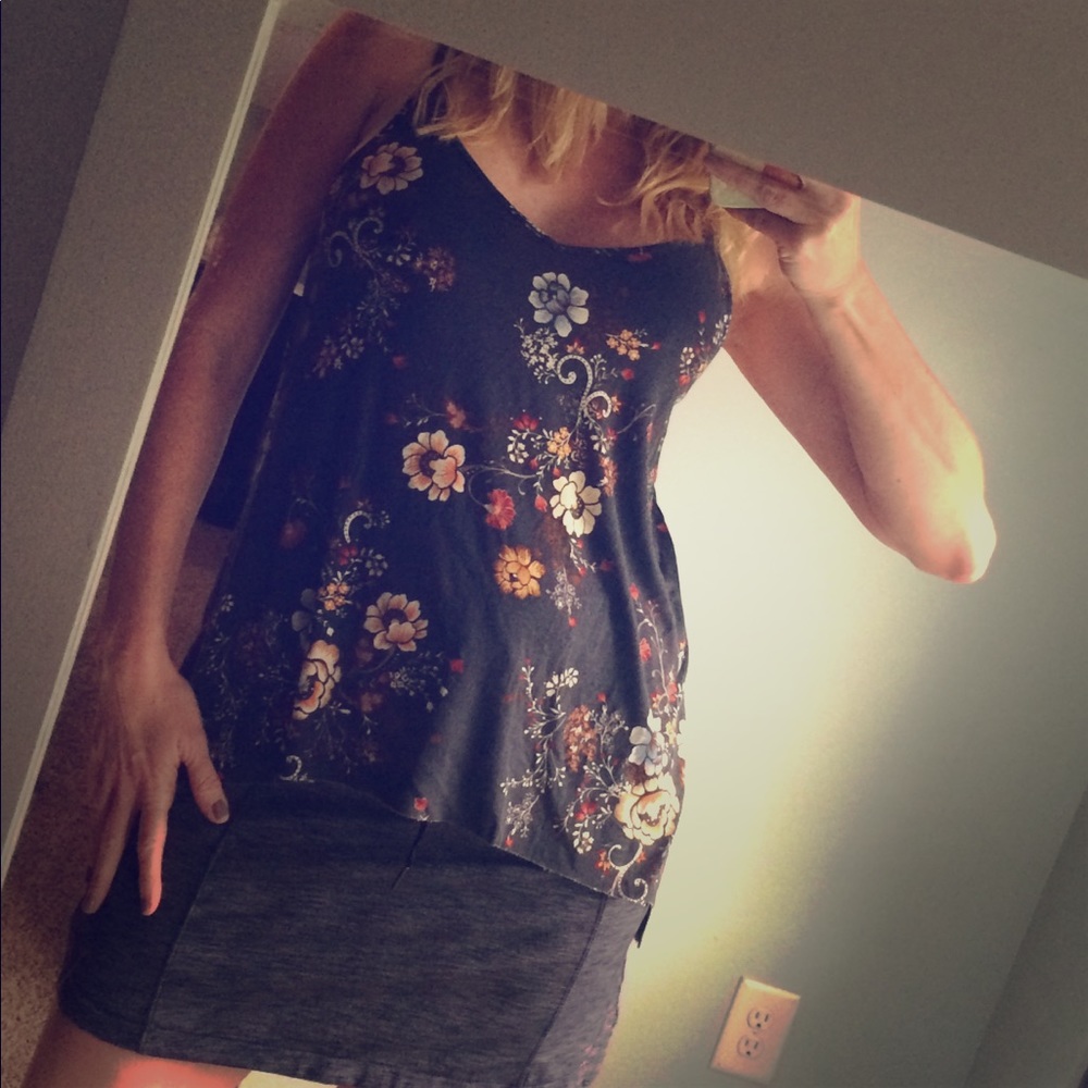 American eagle new tank. Small